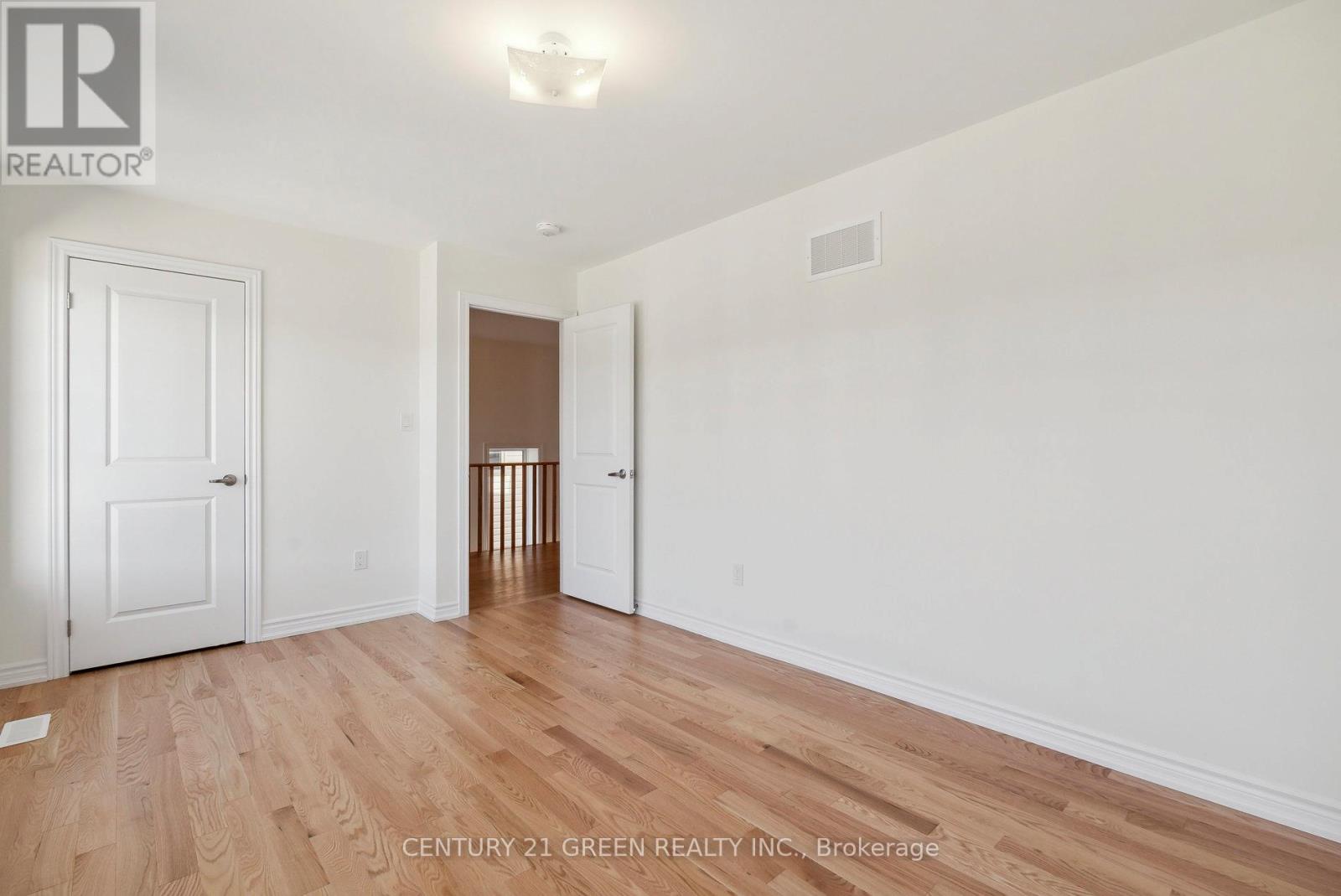 41 Durham Avenue, Barrie, Ontario  L9J 0W7 - Photo 24 - S13013402