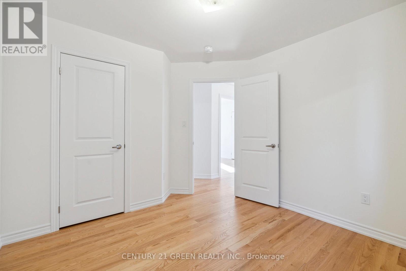 41 Durham Avenue, Barrie, Ontario  L9J 0W7 - Photo 26 - S13013402