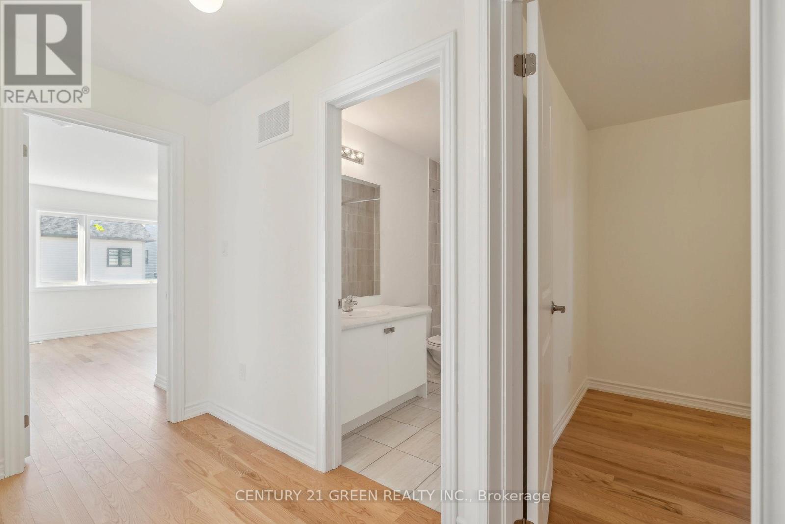 41 Durham Avenue, Barrie, Ontario  L9J 0W7 - Photo 31 - S13013402