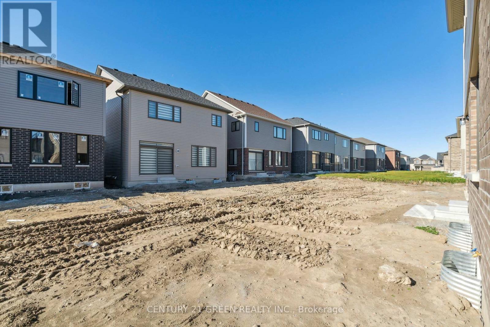 41 Durham Avenue, Barrie, Ontario  L9J 0W7 - Photo 40 - S13013402