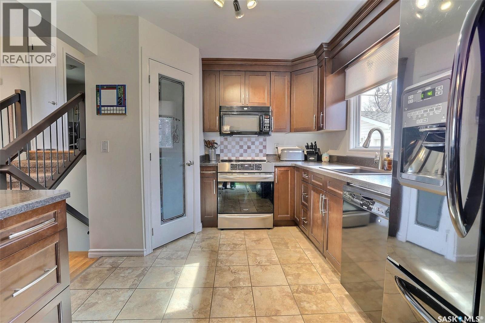 2512 Grant Road, Regina, Saskatchewan  S4S 5E6 - Photo 11 - SK033161