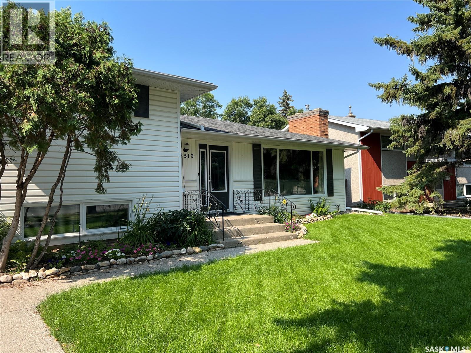 2512 Grant ROAD, Regina, Saskatchewan