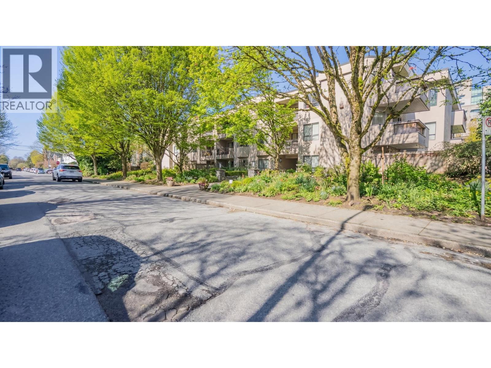 305 975 W 13TH AVENUE, Vancouver, British Columbia