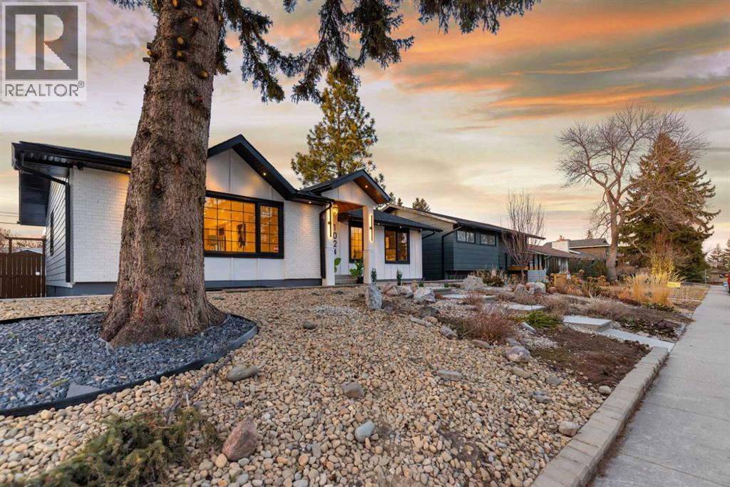 1024 Lake Christina Way Se, Calgary, Alberta  T2J 2R3 - Photo 2 - A2300671