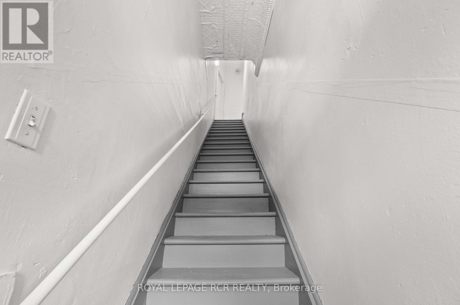 Upper - 137 Broadway, Orangeville, Ontario  L9W 1K2 - Photo 3 - W13013408