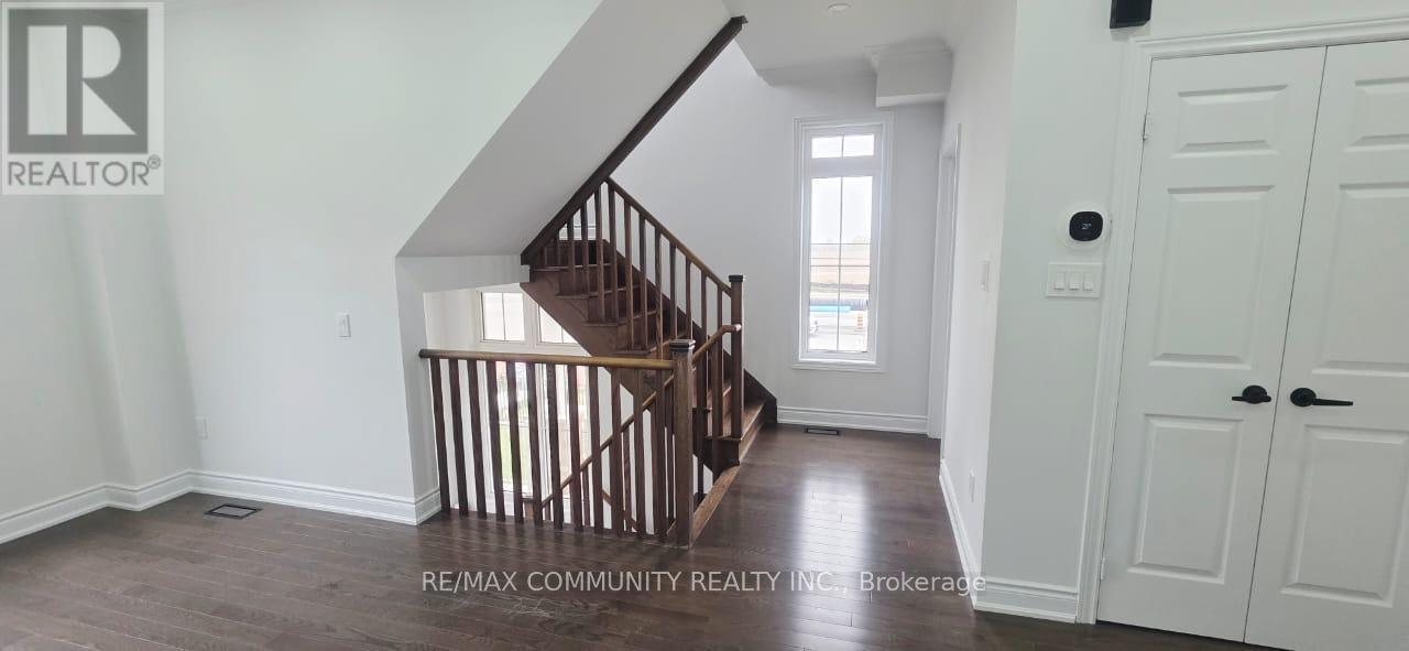 Upper - 50 Rockman Crescent, Brampton, Ontario  L7A 4B4 - Photo 3 - W13013420