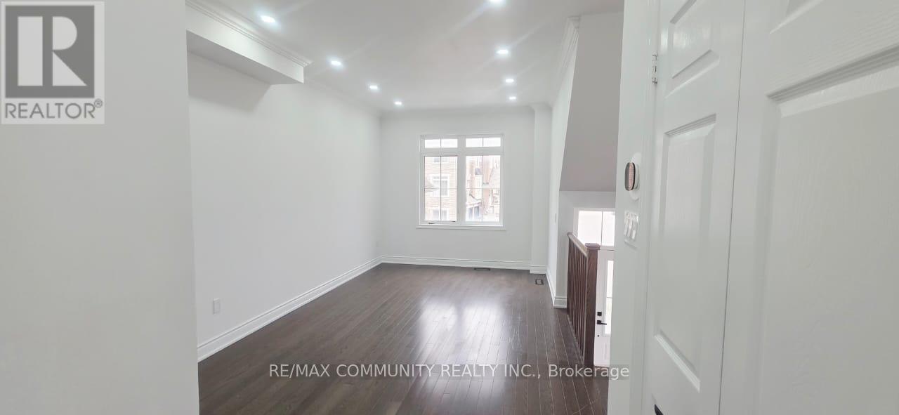 Upper - 50 Rockman Crescent, Brampton, Ontario  L7A 4B4 - Photo 4 - W13013420