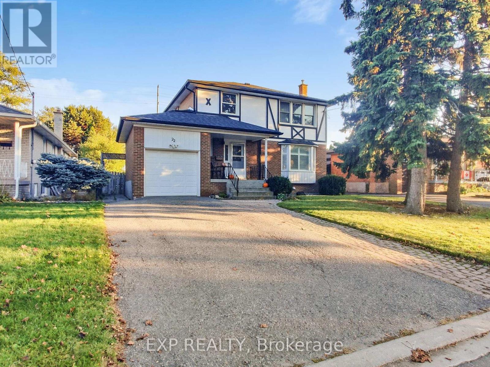 22 CHESTNUT AVENUE, brampton (northwood park), Ontario