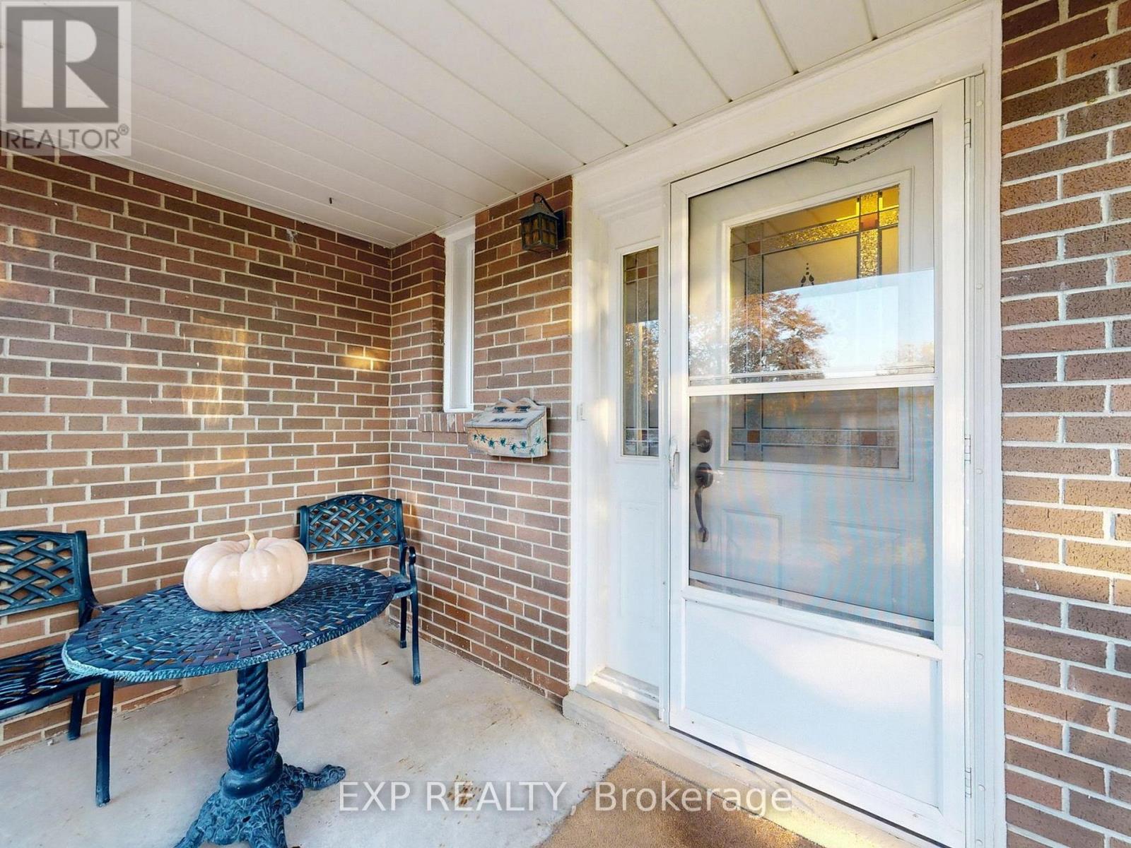 22 Chestnut Avenue, Brampton, Ontario  L6X 2A5 - Photo 5 - W13013440