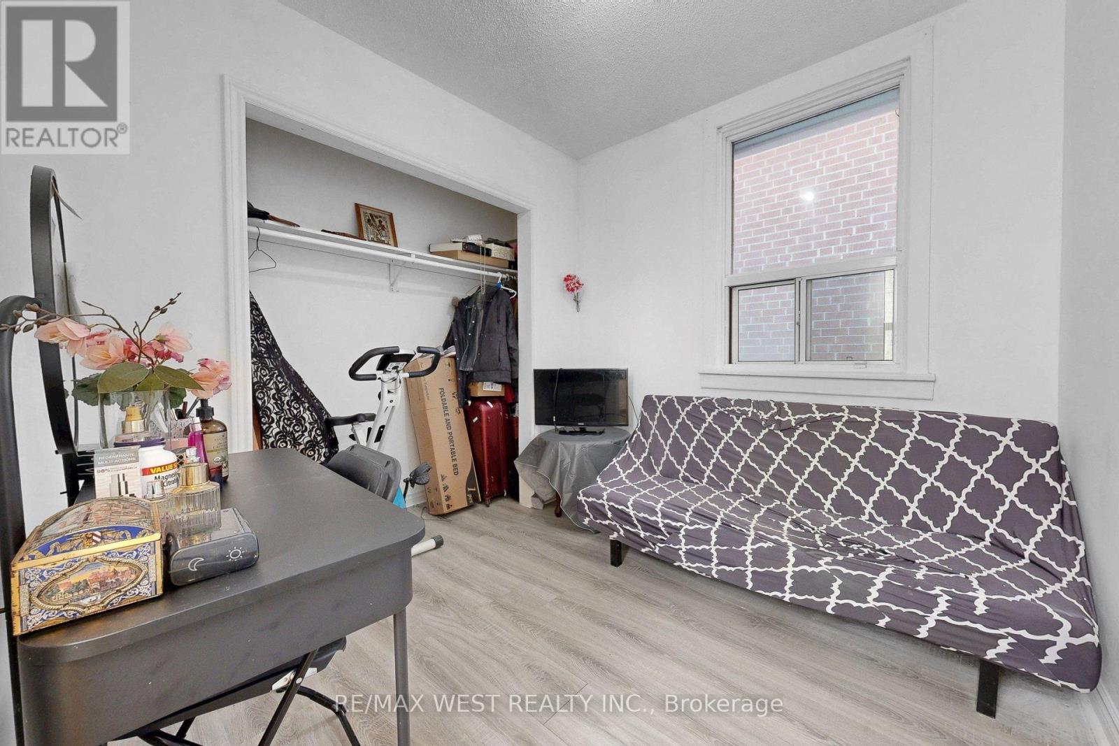 538 Mcroberts Avenue, Toronto, Ontario  M6E 4R6 - Photo 6 - W13013448