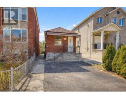 538 MCROBERTS AVENUE, Toronto, Ontario