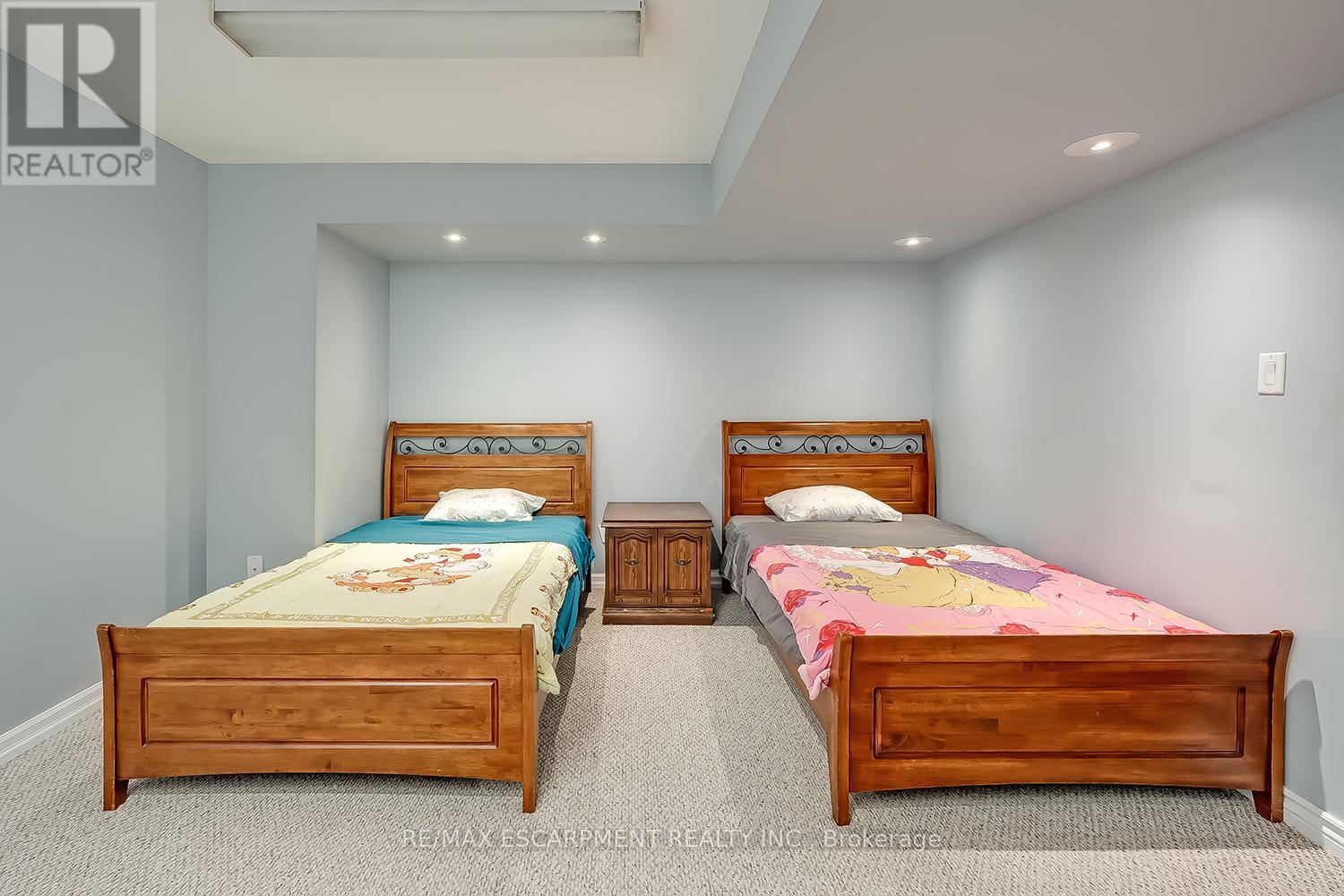 Lower - 5410 Duchess Court, Burlington, Ontario  L7L 6Z4 - Photo 3 - W13013464