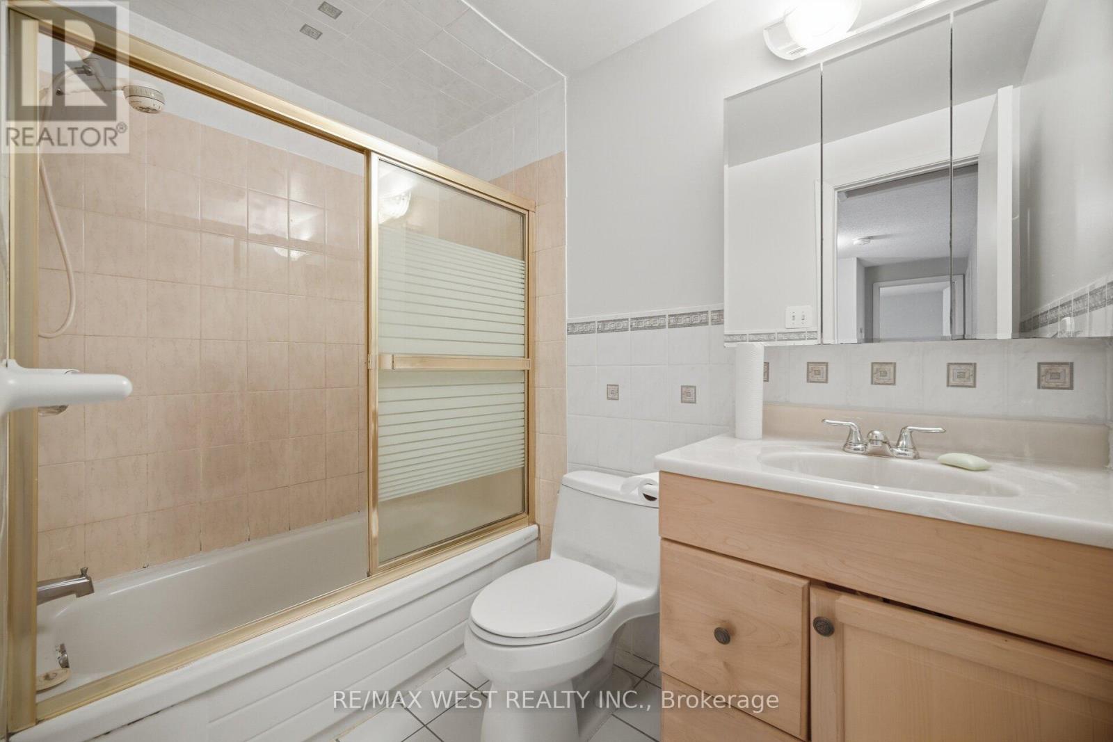 6 Hillpark Trail S, Brampton (Central Park), Ontario  L6S 1R1 - Photo 27 - W13013498