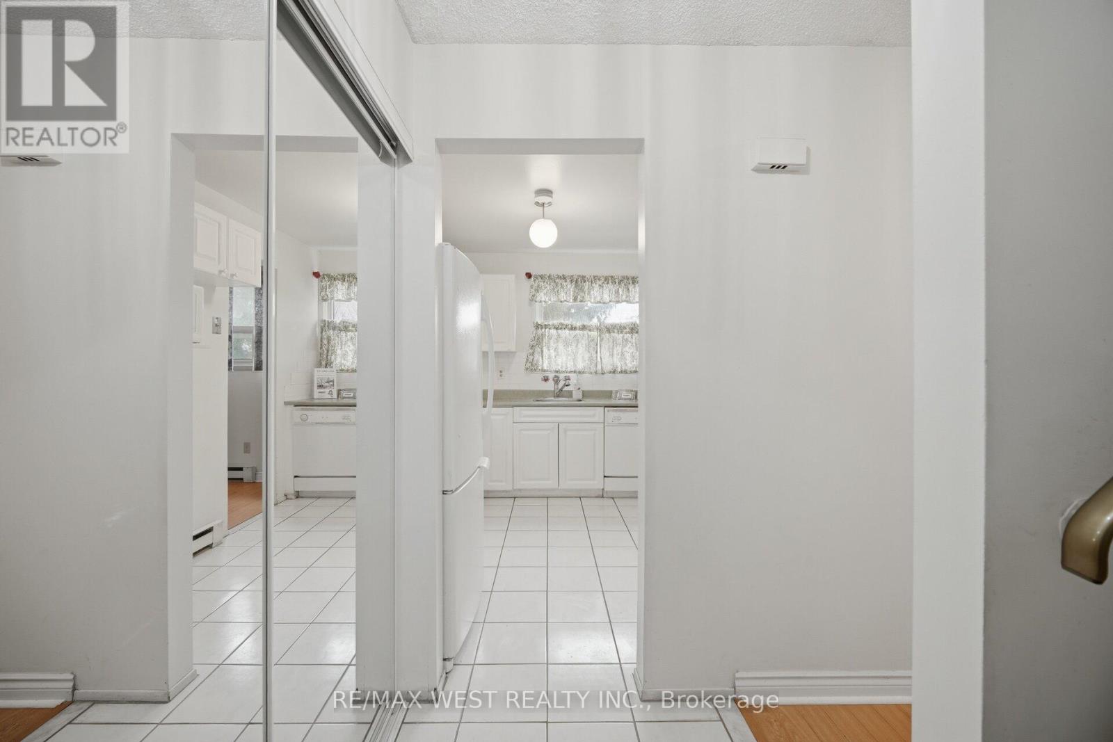 6 Hillpark Trail S, Brampton (Central Park), Ontario  L6S 1R1 - Photo 6 - W13013498