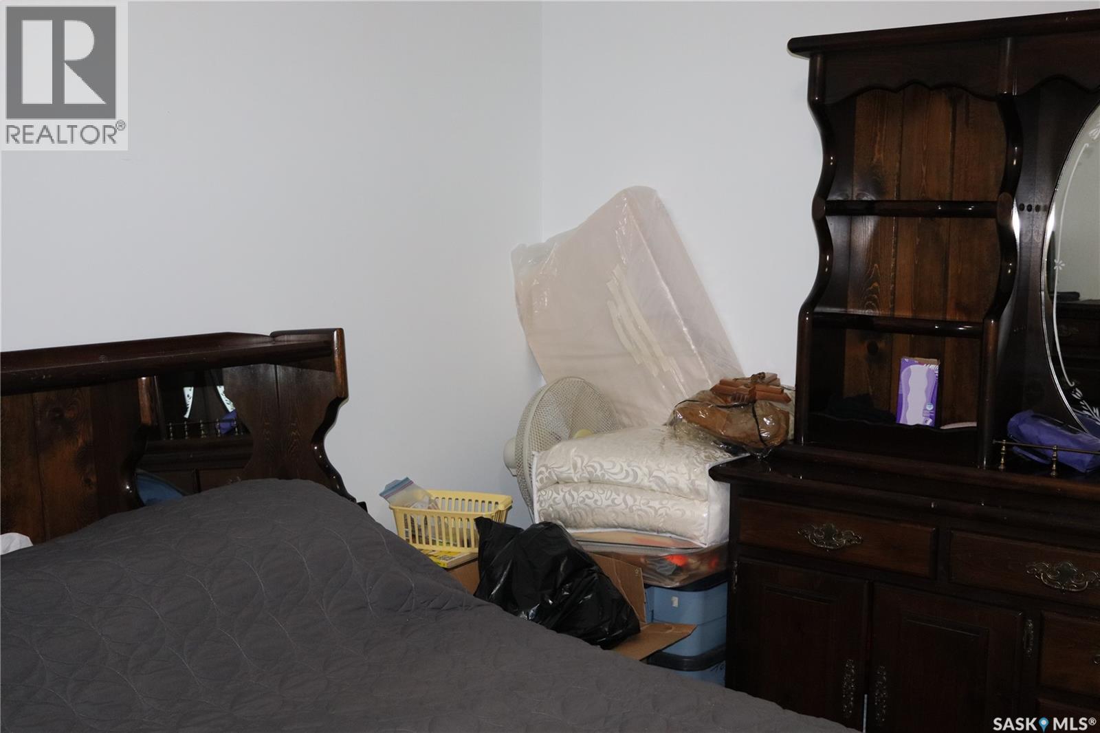 W 319 6th Avenue W, Assiniboia, Saskatchewan  S0H 0B0 - Photo 11 - SK033263