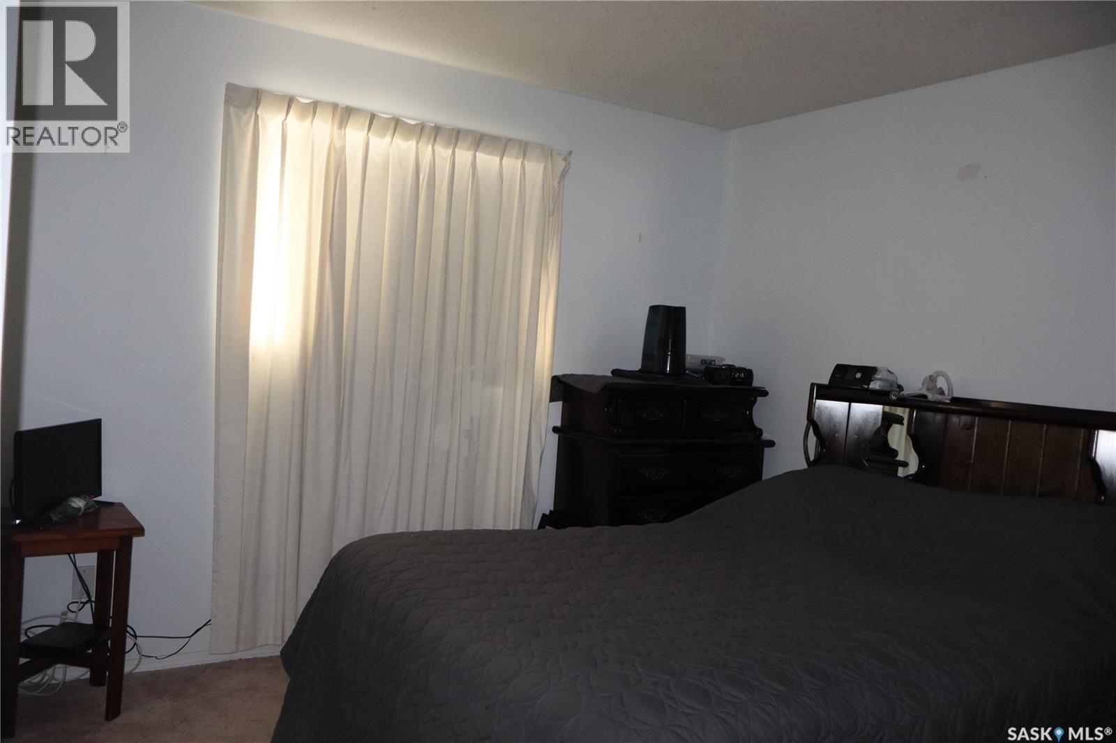 W 319 6th Avenue W, Assiniboia, Saskatchewan  S0H 0B0 - Photo 13 - SK033263