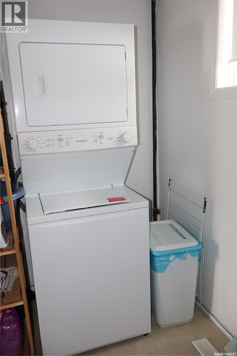 W 319 6th Avenue W, Assiniboia, Saskatchewan  S0H 0B0 - Photo 18 - SK033263