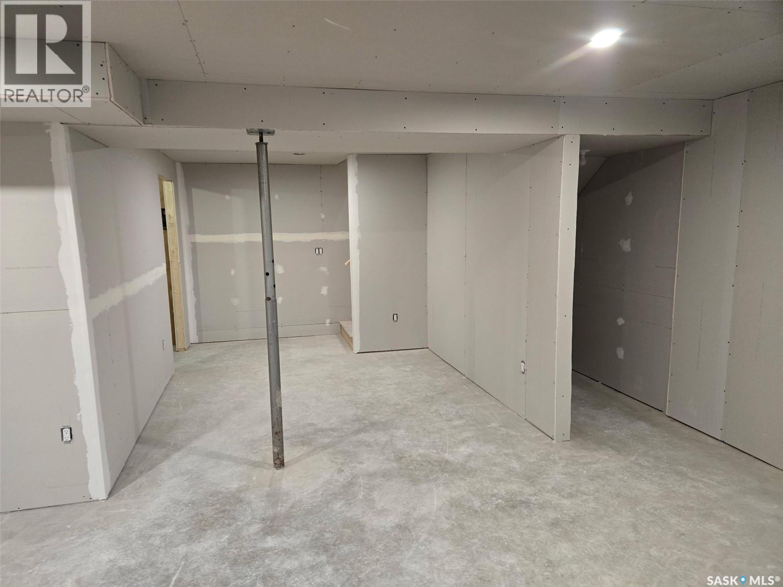 402 Alexander Street, Radisson, Saskatchewan  S0K 3L0 - Photo 30 - SK033261