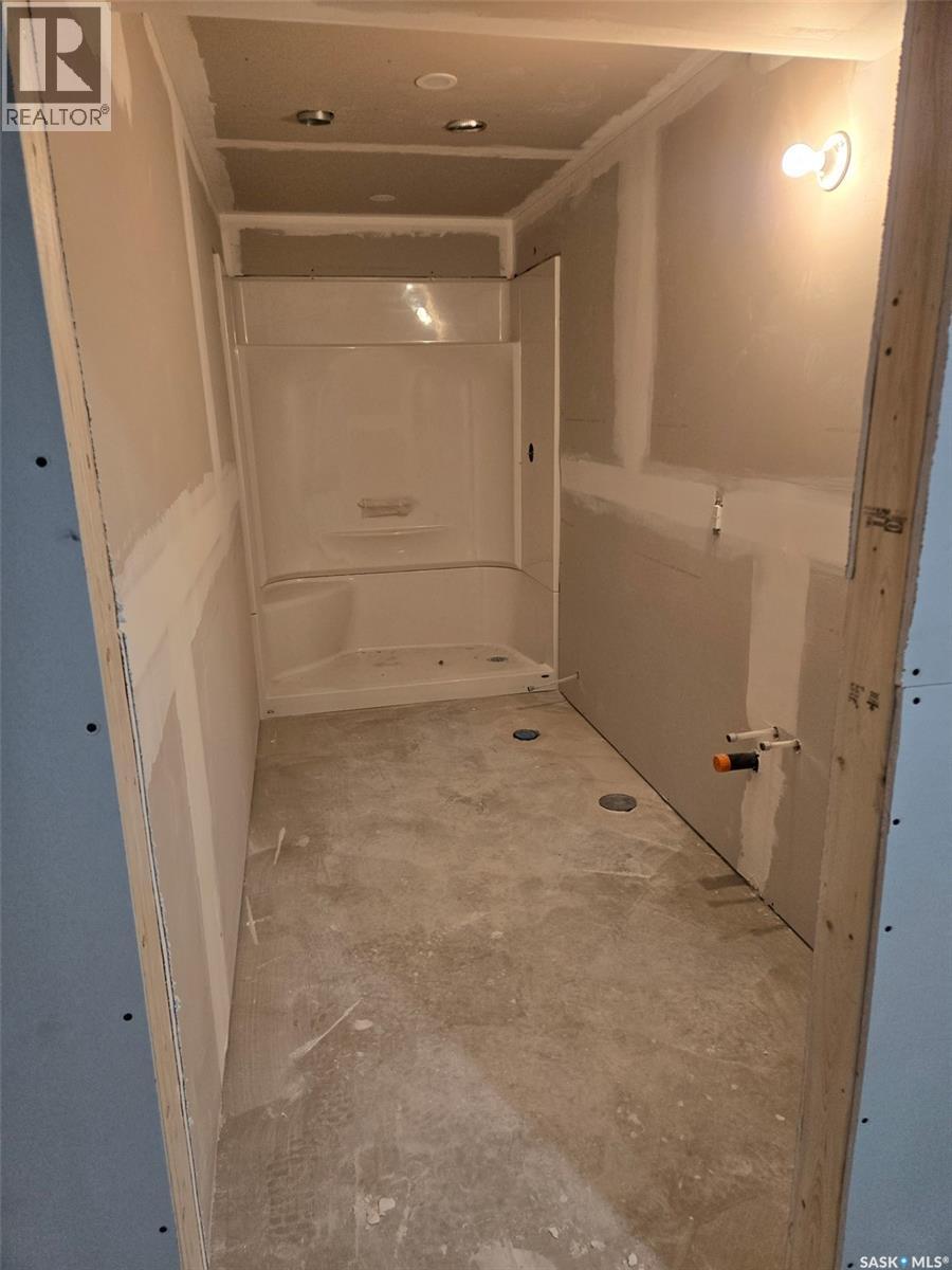 402 Alexander Street, Radisson, Saskatchewan  S0K 3L0 - Photo 32 - SK033261