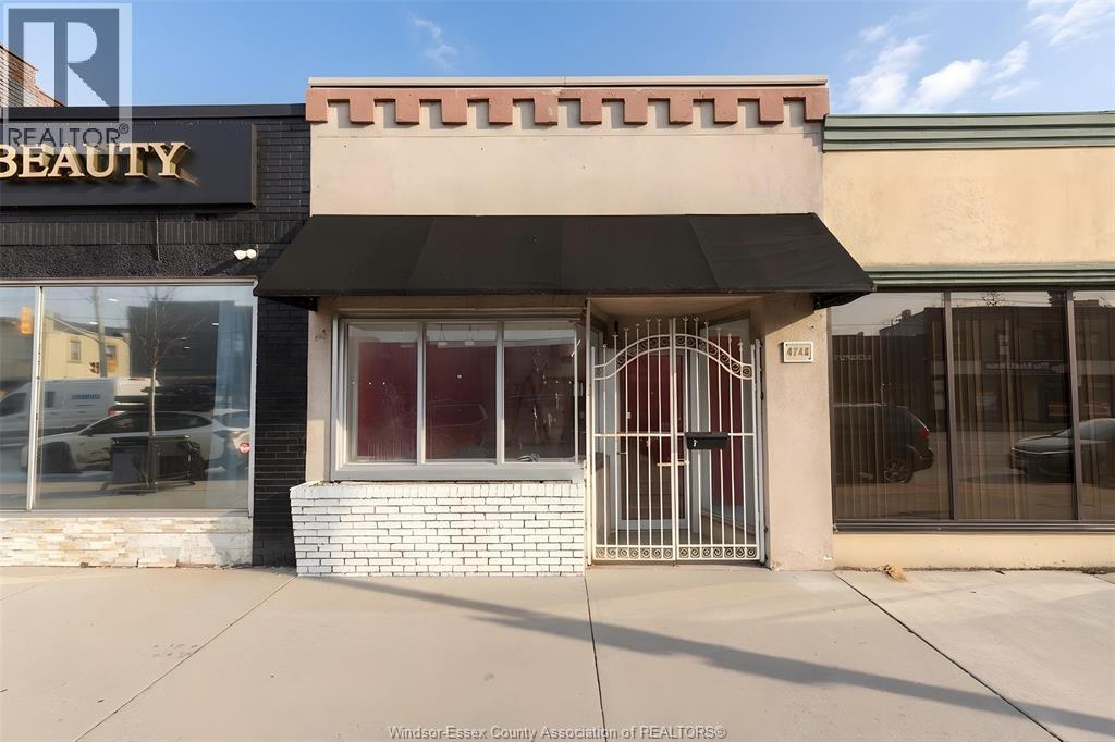 4746 Wyandotte Street East, Windsor, Ontario  N8Y 1H7 - Photo 1 - 26007830