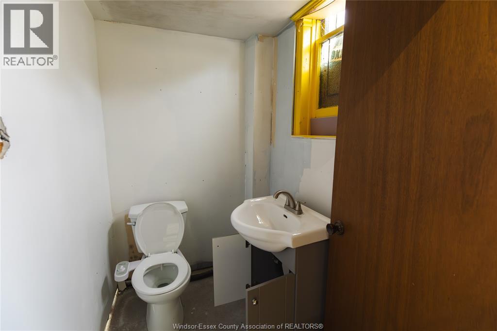 4746 Wyandotte Street East, Windsor, Ontario  N8Y 1H7 - Photo 4 - 26007830