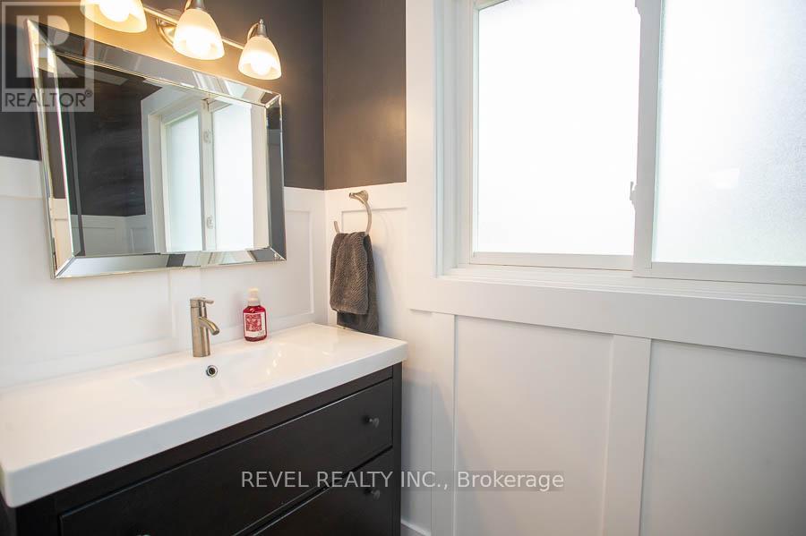 20 Russell Street, Brant, Ontario  N0E 1K0 - Photo 17 - X13013432