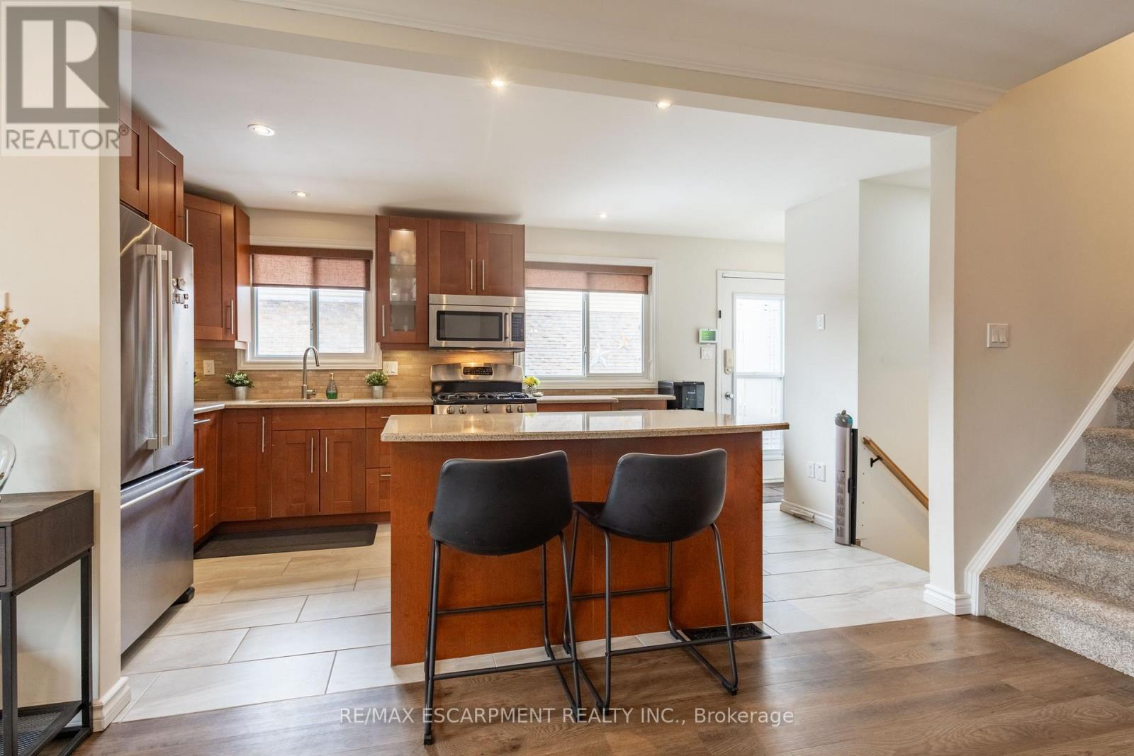 72 Athenia Drive, Hamilton, Ontario  L8J 1S8 - Photo 7 - X13013514