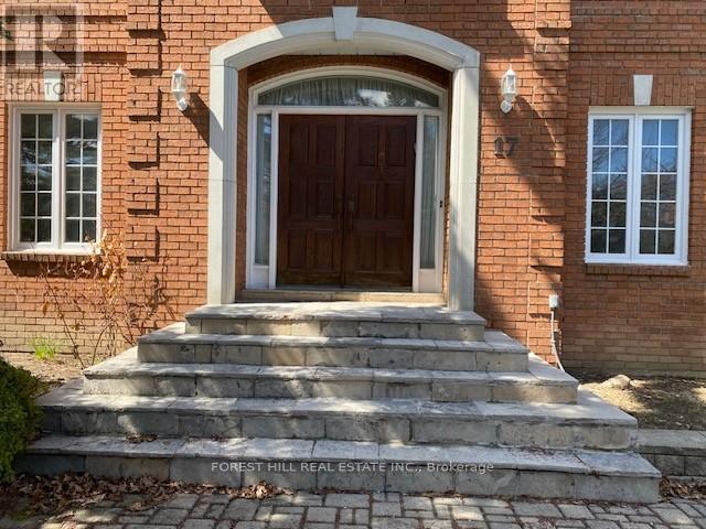 17 Dunloe Road, Richmond Hill, Ontario  L4B 2H6 - Photo 3 - N12964492