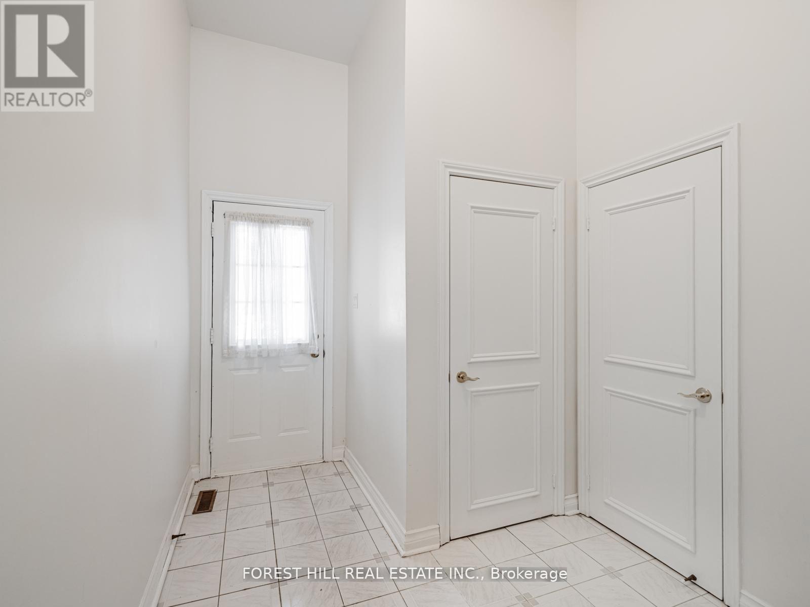 17 Dunloe Road, Richmond Hill, Ontario  L4B 2H6 - Photo 20 - N12964492