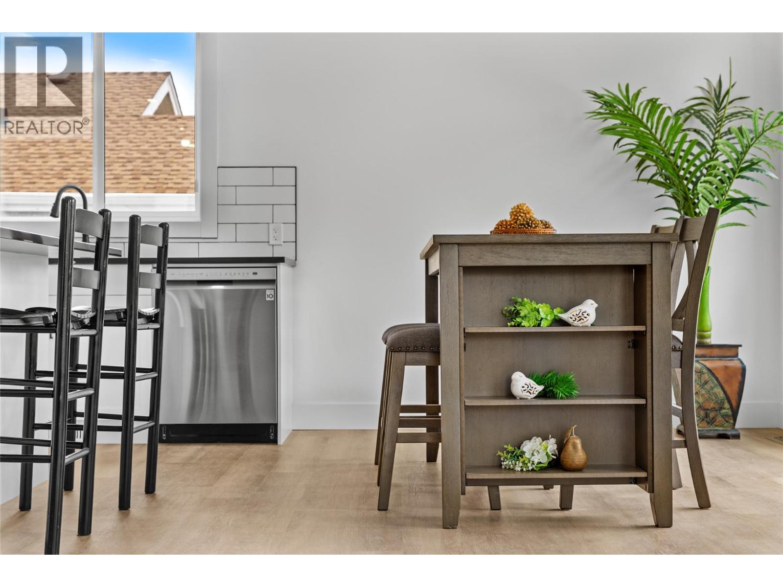 1788 Nicola Avenue, Merritt, British Columbia  V1K 1R6 - Photo 3 - 10383688