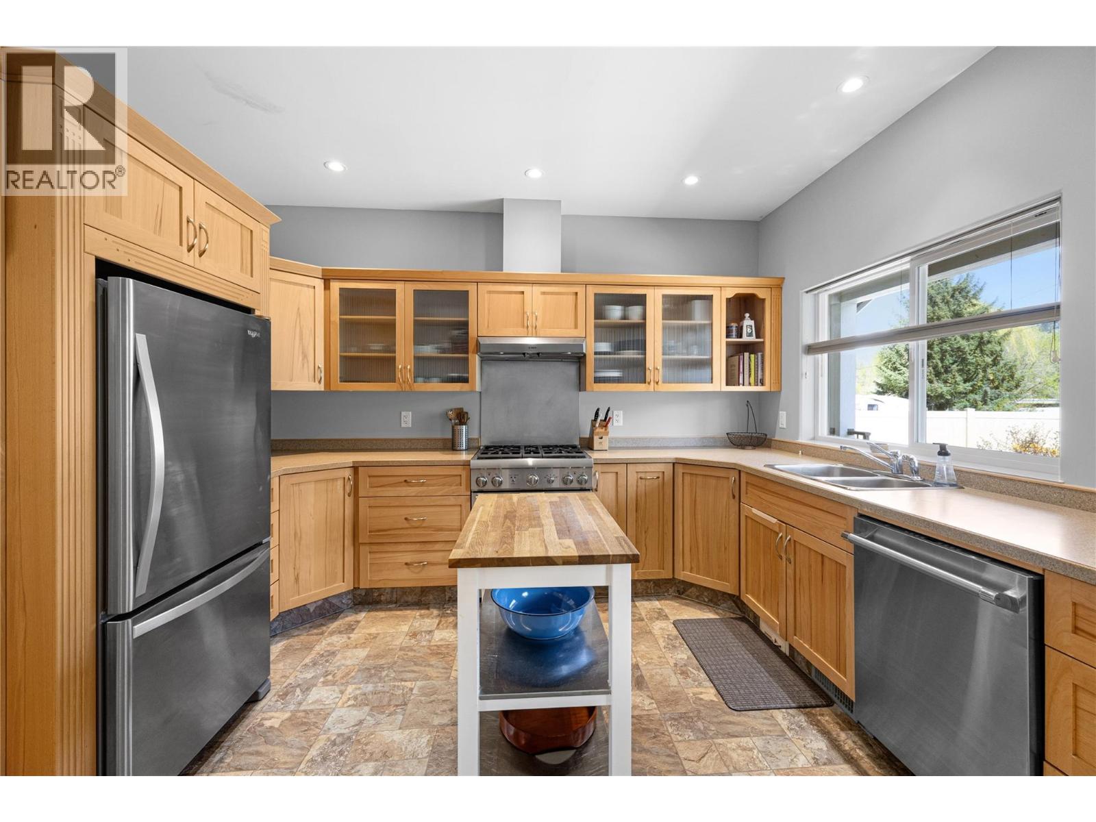 4633 Peach Crescent, Okanagan Falls, British Columbia  V0H 1R2 - Photo 6 - 10383559