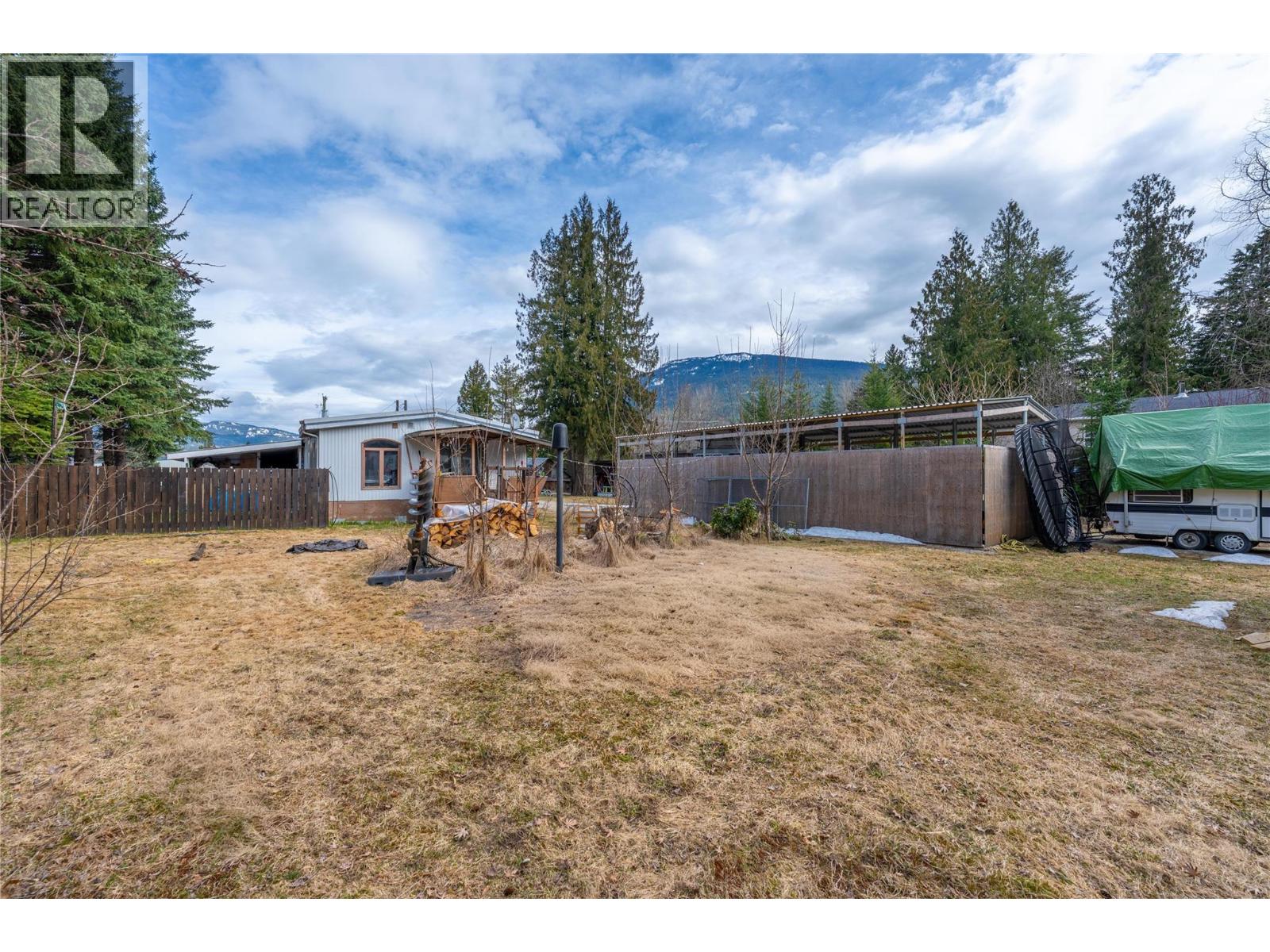 1657 Illinisky Road, Revelstoke, British Columbia  V0E 3K0 - Photo 32 - 10382619