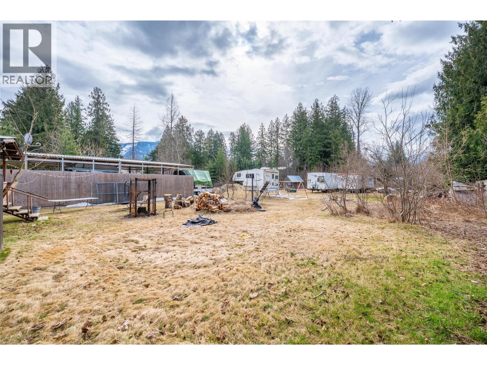 1657 Illinisky Road, Revelstoke, British Columbia  V0E 3K0 - Photo 36 - 10382619
