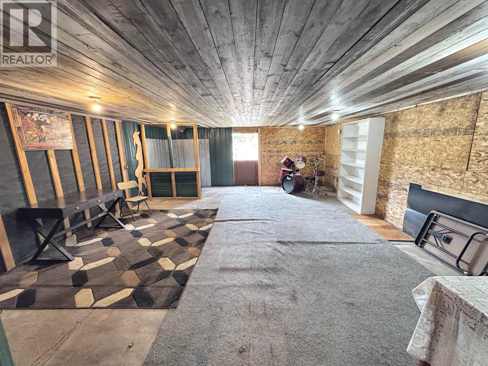 6265 Horse Lake Road, Horse Lake, British Columbia  V0K 2E3 - Photo 22 - R3111125