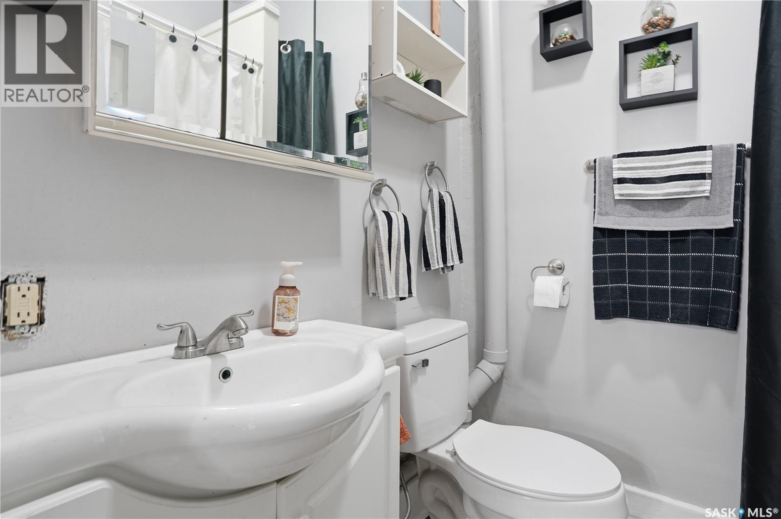 1150 3rd Avenue Ne, Moose Jaw, Saskatchewan  S6H 1G1 - Photo 24 - SK033206