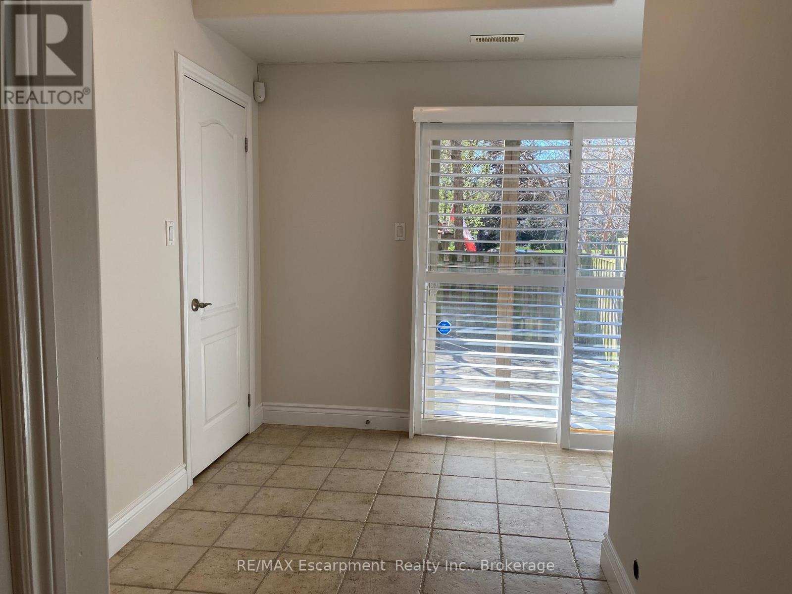 2430 Second Street, Burlington, Ontario  L7R 3K1 - Photo 9 - W13013626