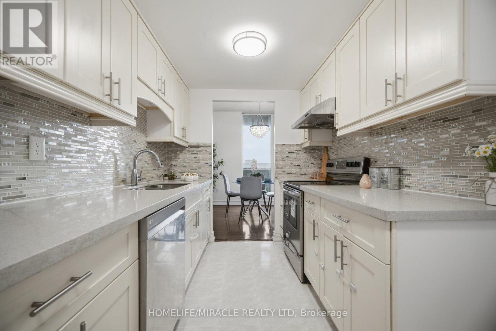 1703 - 100 Prudential Drive, Toronto, Ontario  M1P 4V4 - Photo 6 - E13008476