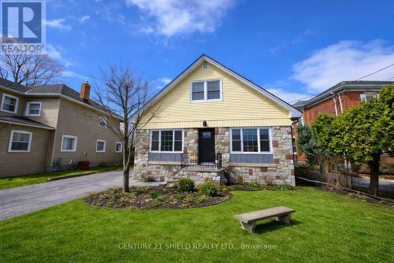 114 GLOUCESTER STREET N, Cornwall, Ontario