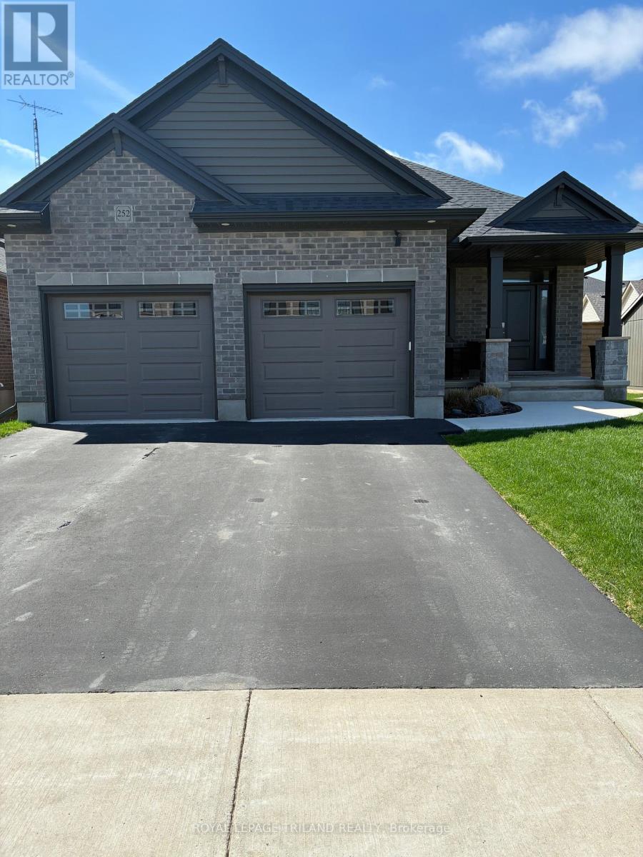 252 RENAISSANCE DRIVE, St. Thomas, Ontario
