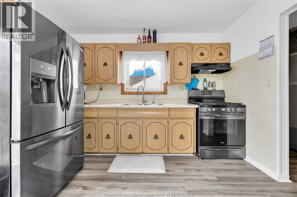 329 Parkside Drive, Mcgregor, Ontario  N0R 1J0 - Photo 4 - 26008459