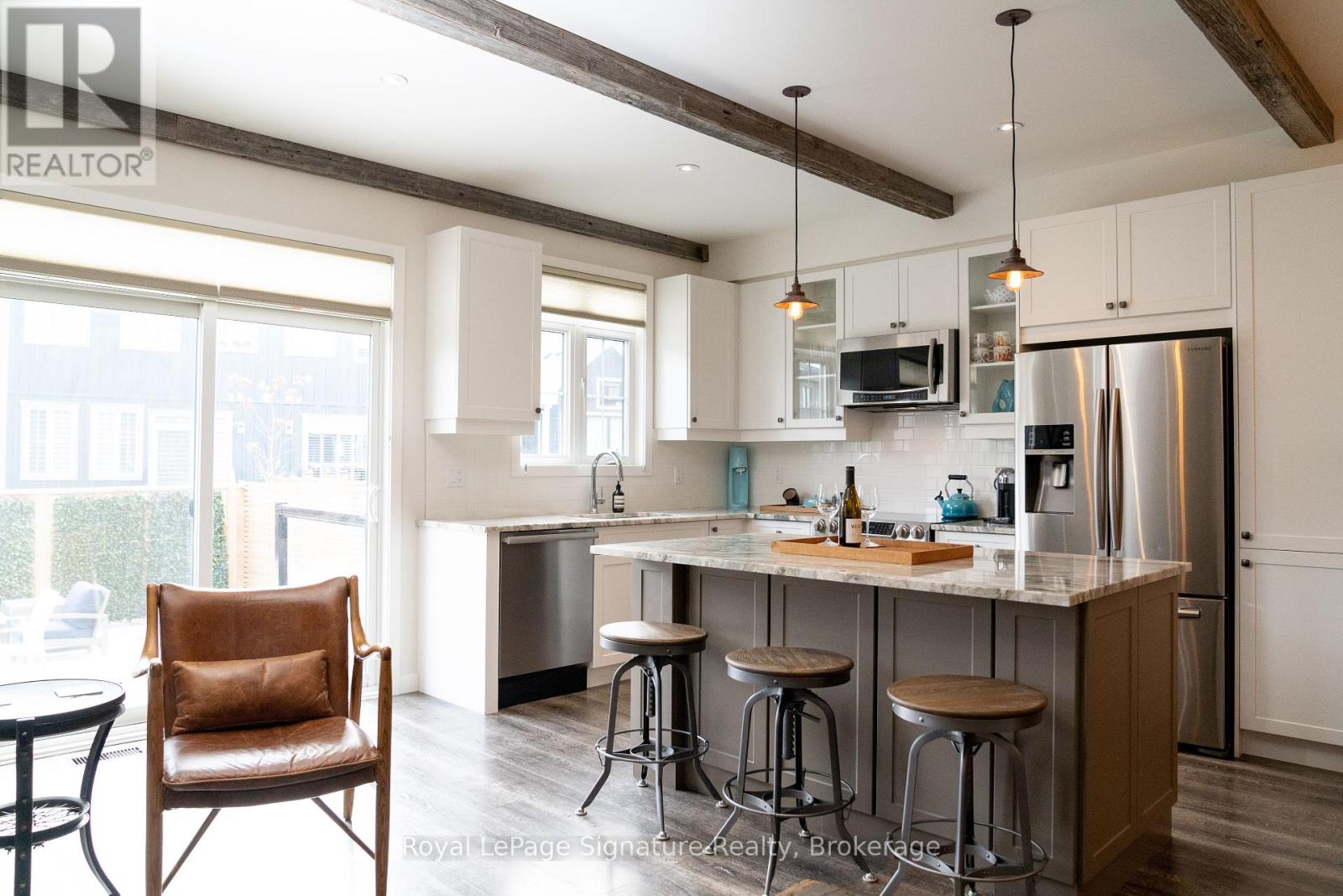 345 Yellow Birch Crescent, Blue Mountains, Ontario  L9Y 0Y5 - Photo 2 - X13013680