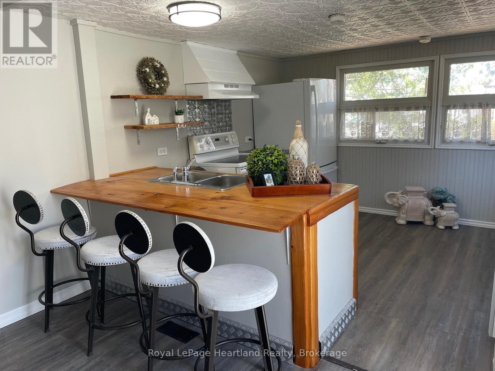 21 Ruth Street, Ashfield-Colborne-Wawanosh, Ontario  N7A 3Y3 - Photo 4 - X13013768