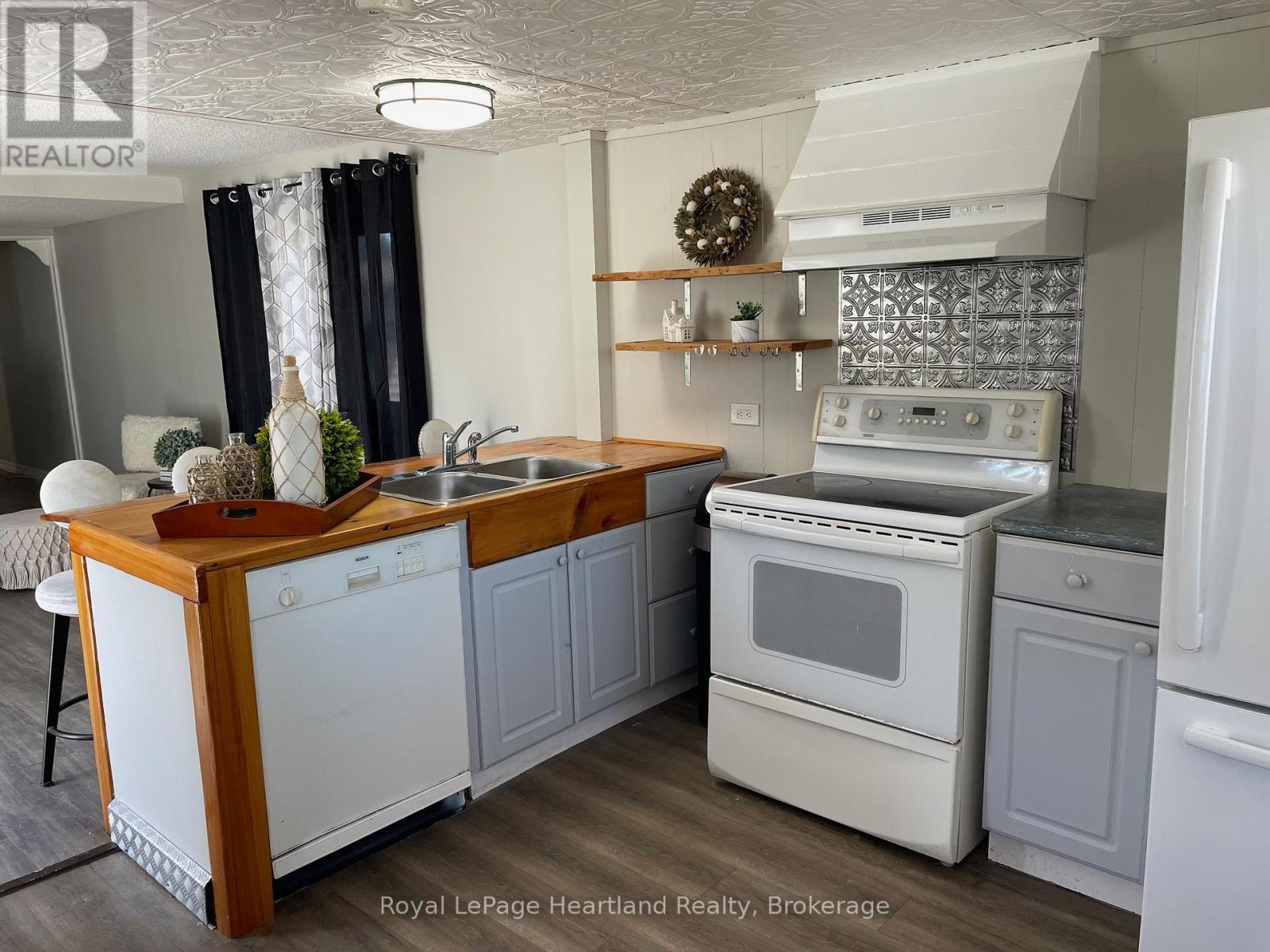 21 Ruth Street, Ashfield-Colborne-Wawanosh, Ontario  N7A 3Y3 - Photo 5 - X13013768