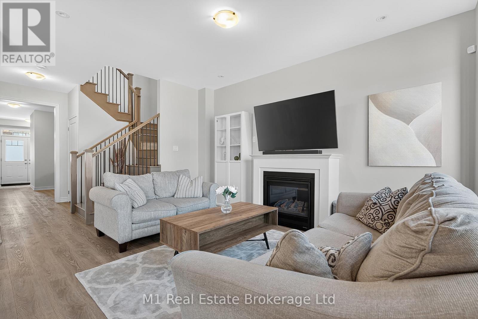 43 Harpin Way W, Centre Wellington, Ontario  N1M 0H7 - Photo 4 - X13013772