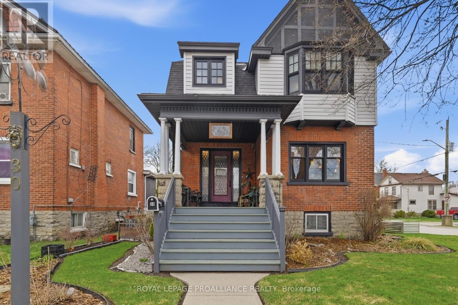 30 Catharine Street, Belleville, Ontario  K8P 1L5 - Photo 2 - X13013840