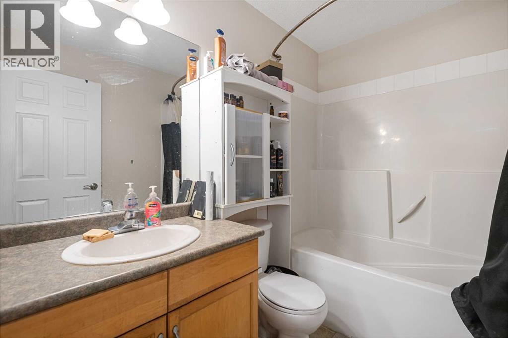 205 Mckenzie Towne Gate Se, Calgary, Alberta  T2Z 4G2 - Photo 22 - A2276192