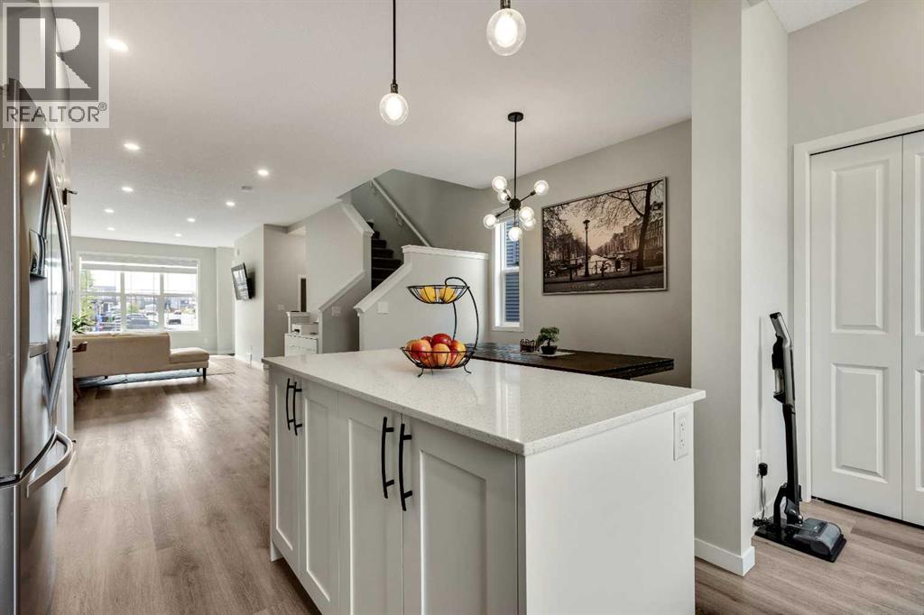 46 Creekstone Path SW, Calgary, Alberta  T2X 4P7 - Photo 11 - A2297942