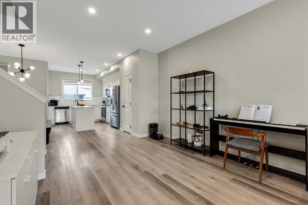 46 Creekstone Path SW, Calgary, Alberta  T2X 4P7 - Photo 6 - A2297942