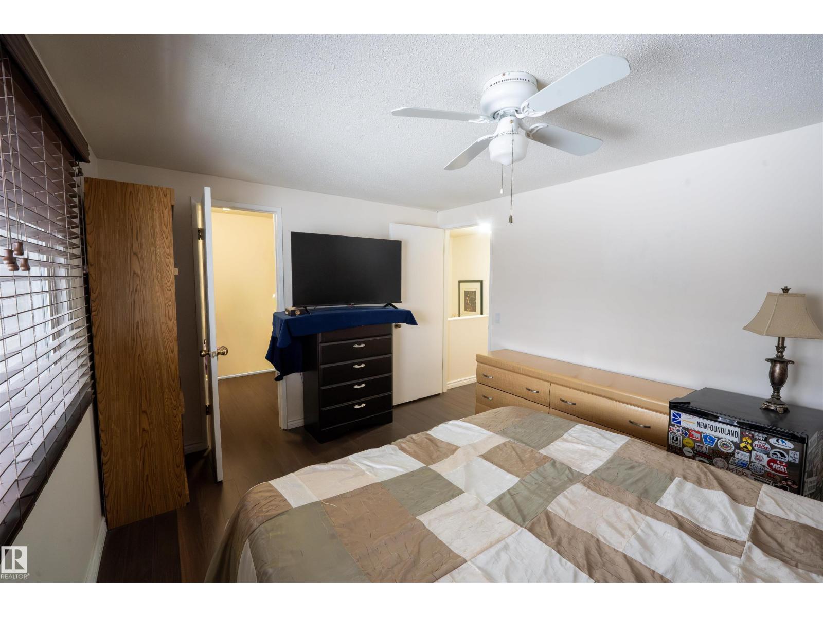 1728 37 St Nw, Edmonton, Alberta  T6L 2R7 - Photo 13 - E4482825