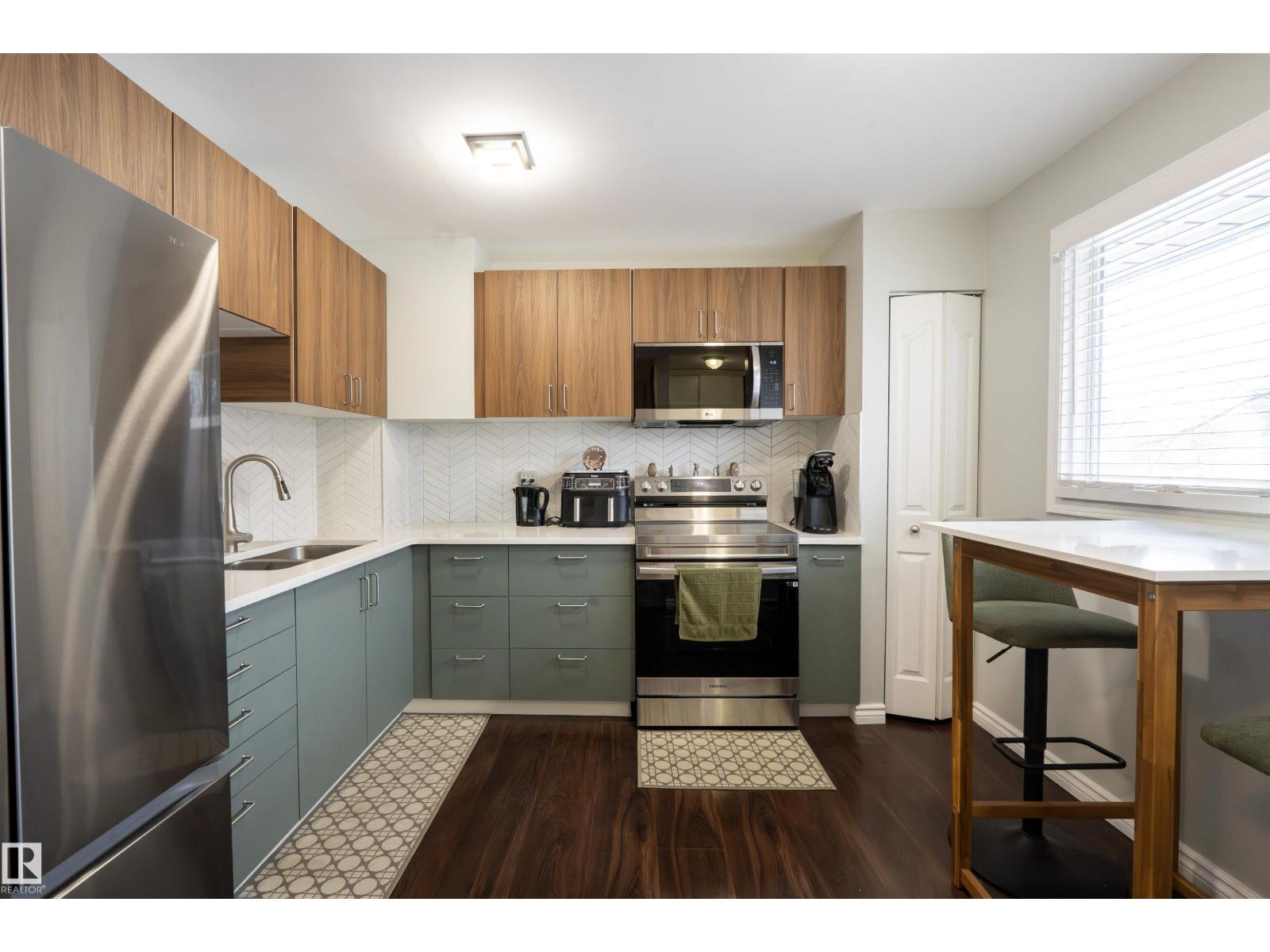 1728 37 St Nw, Edmonton, Alberta  T6L 2R7 - Photo 3 - E4482825